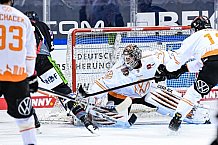 Eishockey, Herren, DEL, Saison 2020-2021, Straubing Tigers - Grizzlys Wolfsburg, 16.04.2021